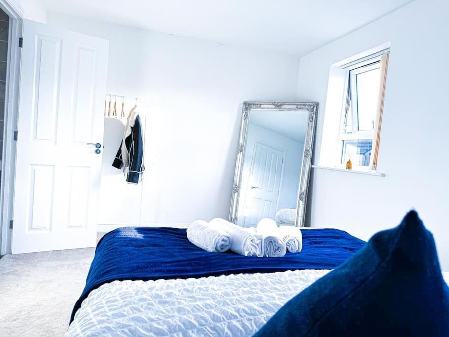 Contractors, Families, Tourists & Groups Welcome Sleeps Upto 9, Garden, Pet Allowed, Parking Included! برمنغهام المظهر الخارجي الصورة