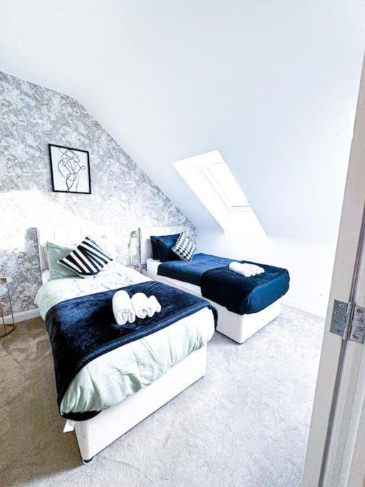 Contractors, Families, Tourists & Groups Welcome Sleeps Upto 9, Garden, Pet Allowed, Parking Included! برمنغهام المظهر الخارجي الصورة